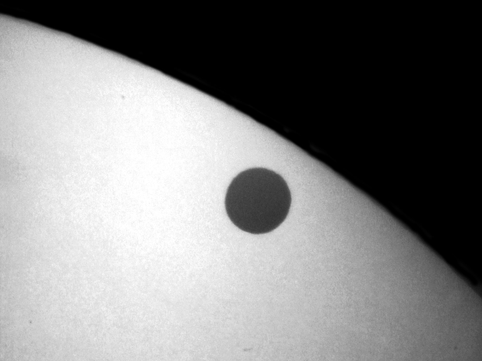 Прохождение Венеры по диску Солнца.jpg