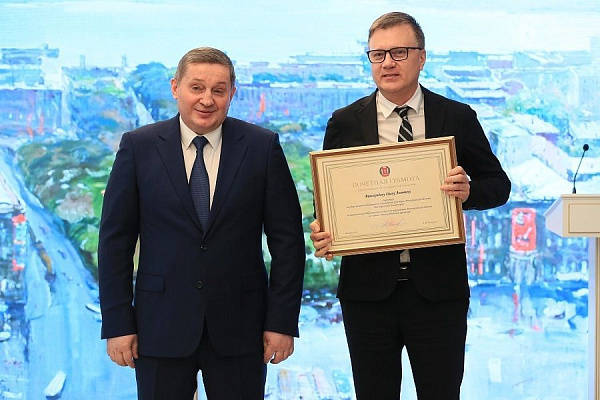 Волгоградский губернатор наградил деятелей культуры