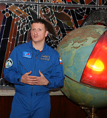 Космонавт-испытатель Сергей Кудь-Сверчков посетил Волгоградский планетарий 